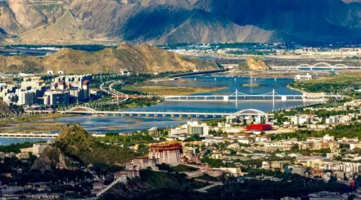 这是拉萨河风光(2025年7月30日摄)。新华社记者 姜帆 摄 这是拉萨河风光(2025年7月30日摄)。新华社记者 姜帆 摄