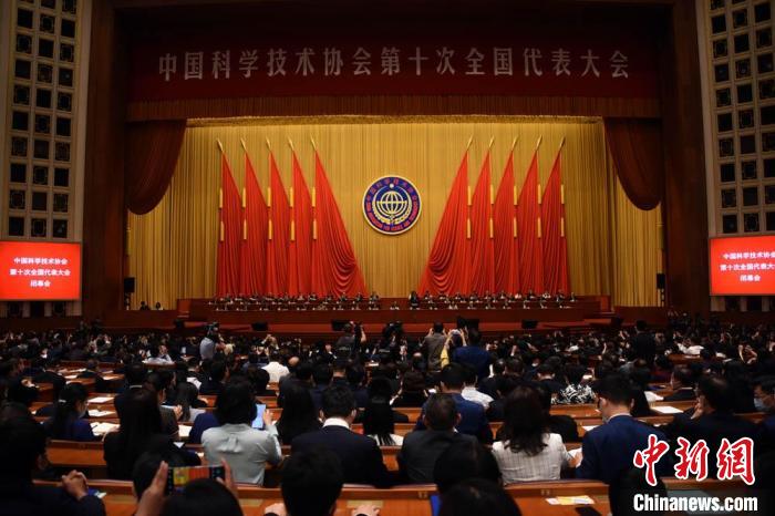 中国科协“十大”港澳及海外代表：“栽下梧桐树，凤凰自然来”