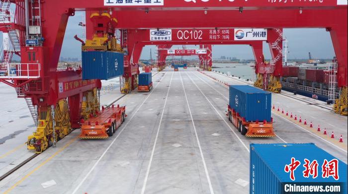粤港澳大湾区首个全自动化码头实现实船联合调试