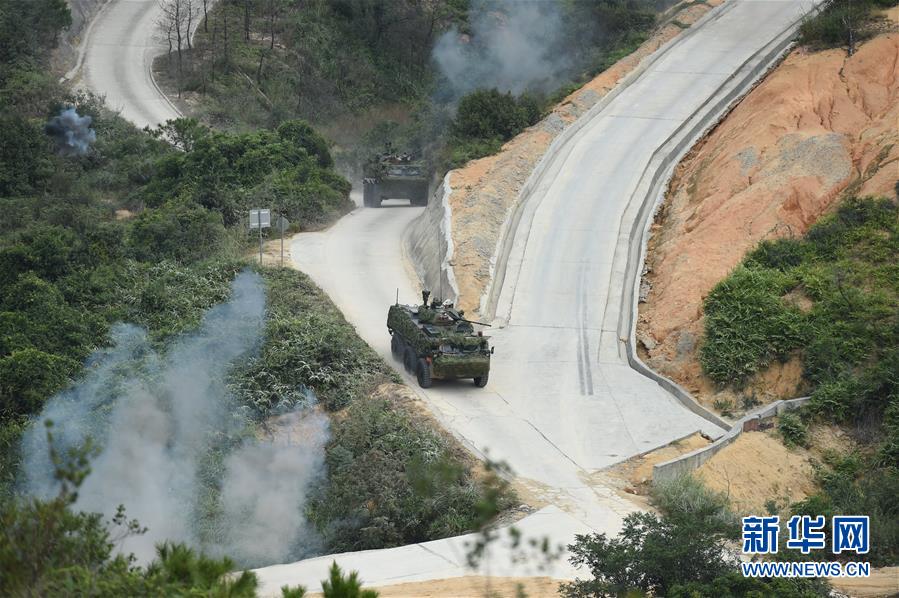 解放軍駐港部隊舉行聯合實兵演習