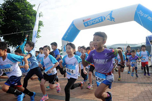 童跑同乐马拉松在香港举行