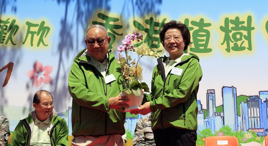 仇鴻參加香港植樹日活動