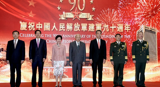 张晓明等出席驻港部队庆祝建军90周年招待酒会