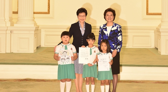 彭麗媛教授給香港三名小朋友回信 勉勵她們努力學習 健康成長