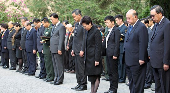 何靖出席南京大屠杀死难者国家公祭日仪式