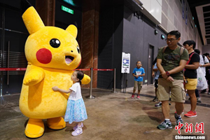香港玩具节 怀旧玩具吸引成年“玩具迷”