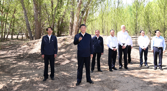 習近平在內蒙古巴彥淖爾考察