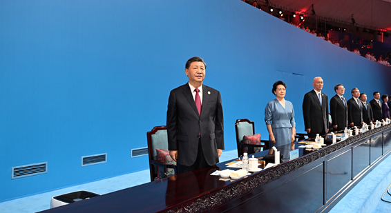 习近平出席第三十一届世界大学生夏季运动会开幕式