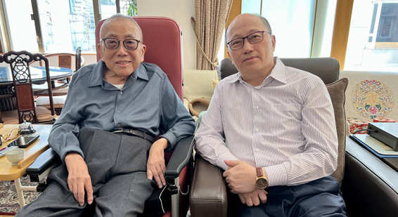 郑雁雄看望黄君实