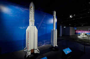 “中国载人航天工程展”展示中国载人航天发展史和成就