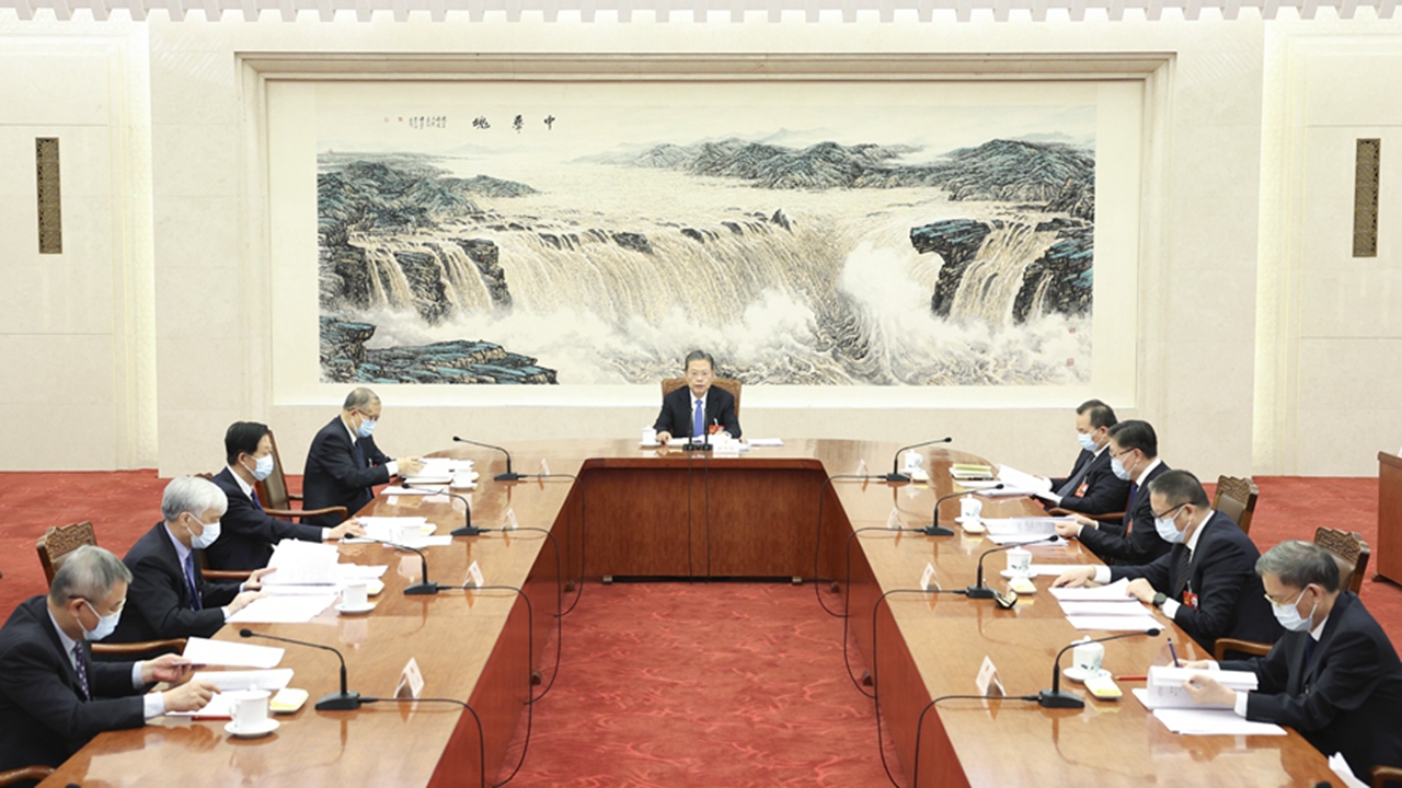 十四届全国人大一次会议主席团常务主席第二次会议举行 赵乐际主持